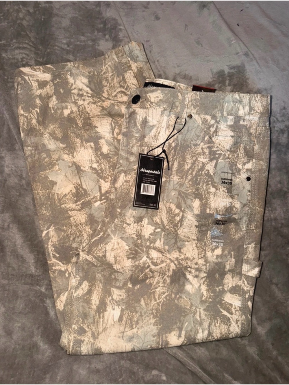 Aeropostale Men's Gray Camouflage Brushstroke Cargo Pants